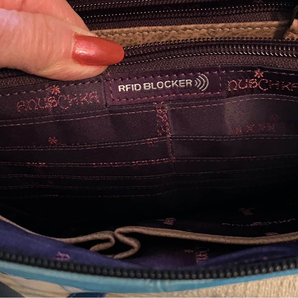 Anuschka Arctic Emperor Penguins Leather Hand Painted Organizer Crossbody RFID - Picture 10 of 13